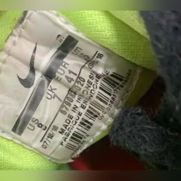 Nike Air Trainer Huarache Red Volt Sneakers Size 8 Used Excellent MSRP $220 - Picture 8 of 8